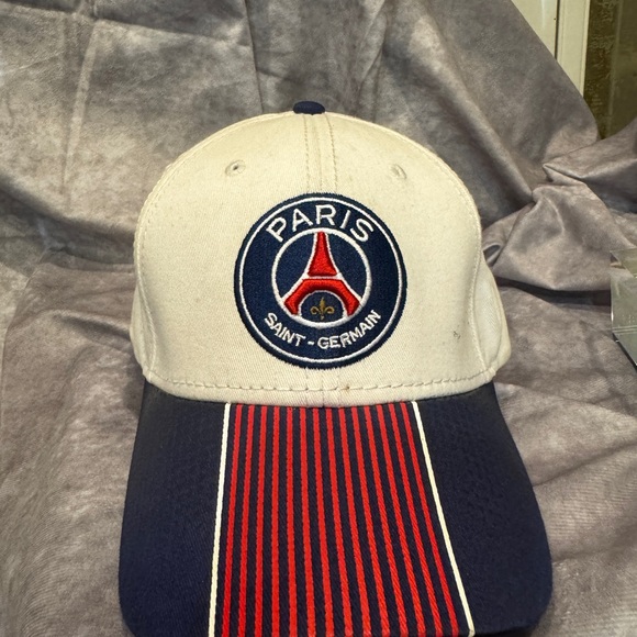 Paris Saint-Germain White Blue Red Adjustable Hook Loop 58cm Hat Ball Cap‎ - Picture 1 of 9